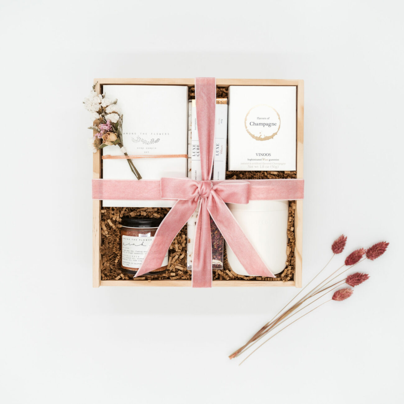Spa box with bow